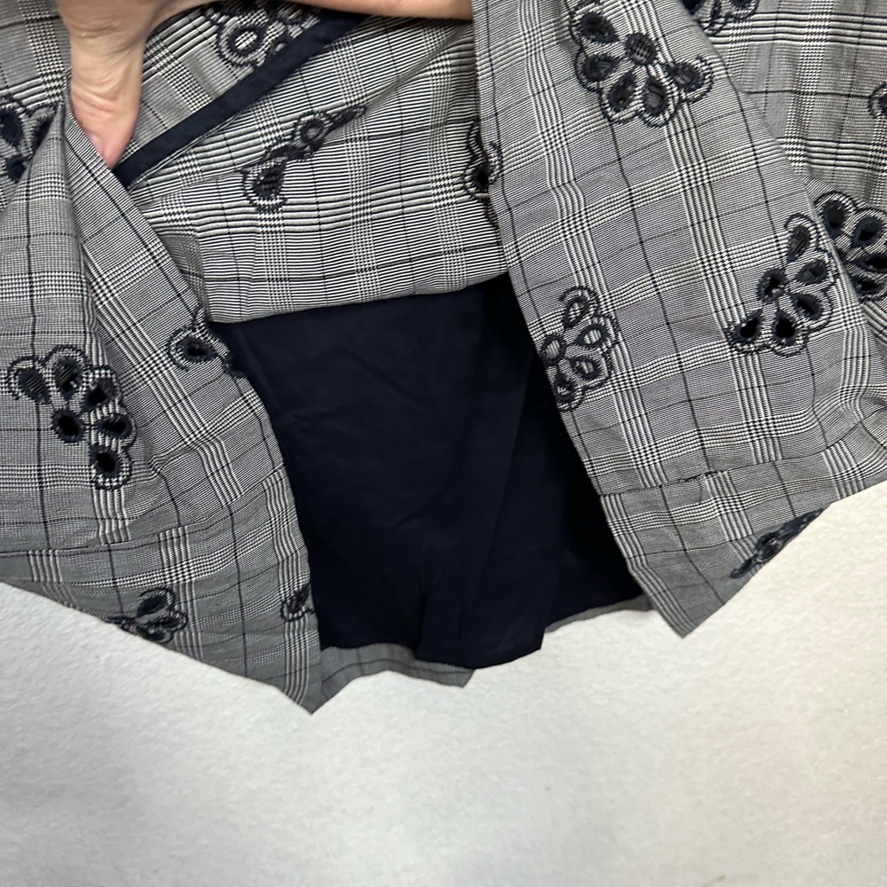 Ann Taylor black white and navy blue plaid eyelet detail lined mini dress size 4 - Picture 3 of 6
